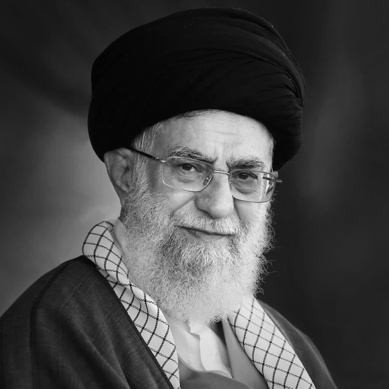 فرمود کسی مثل من با کسی مثل یزید بیعت نمی‌کند ما هم…